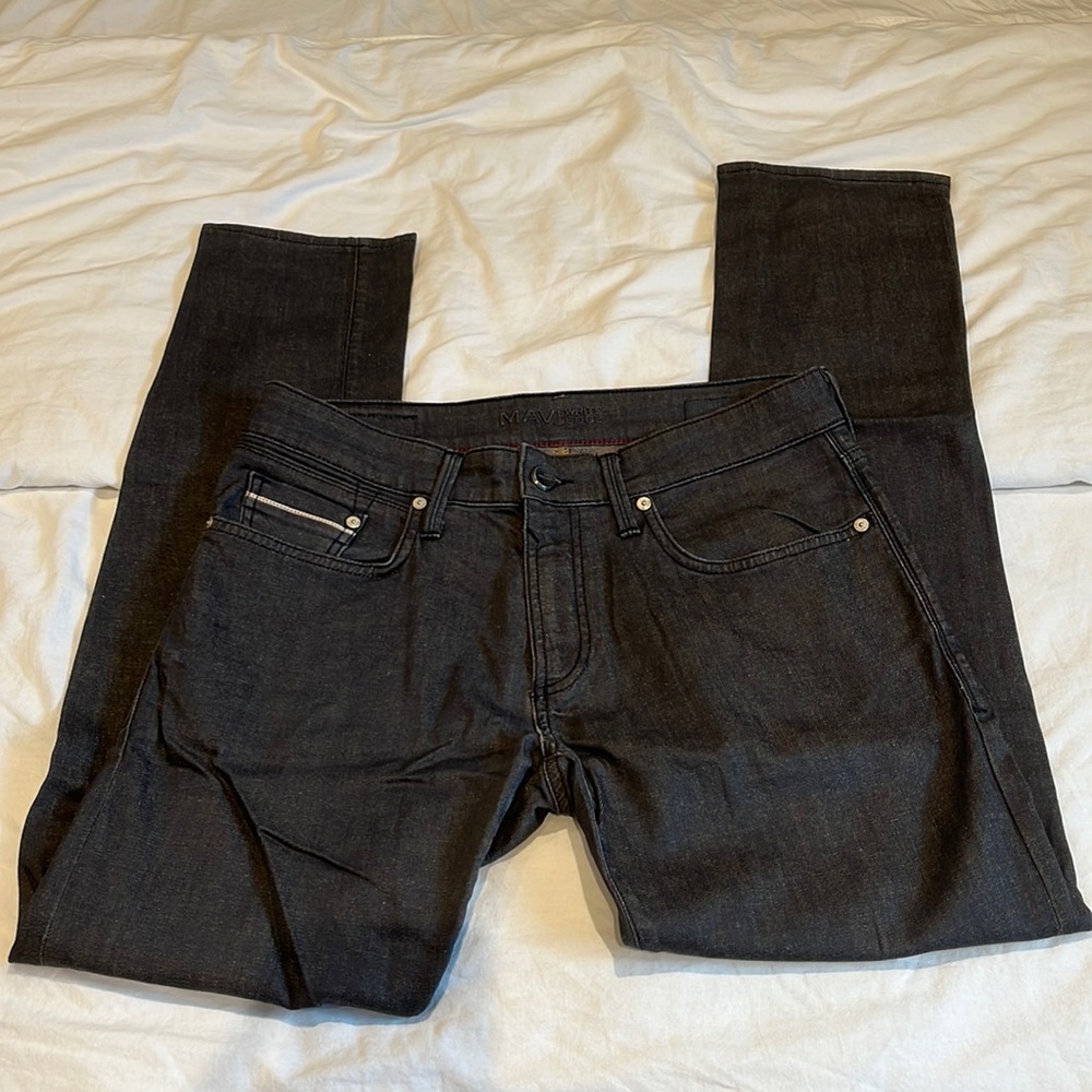 32/32 MAVI SLIM LEG MENS JEANS
